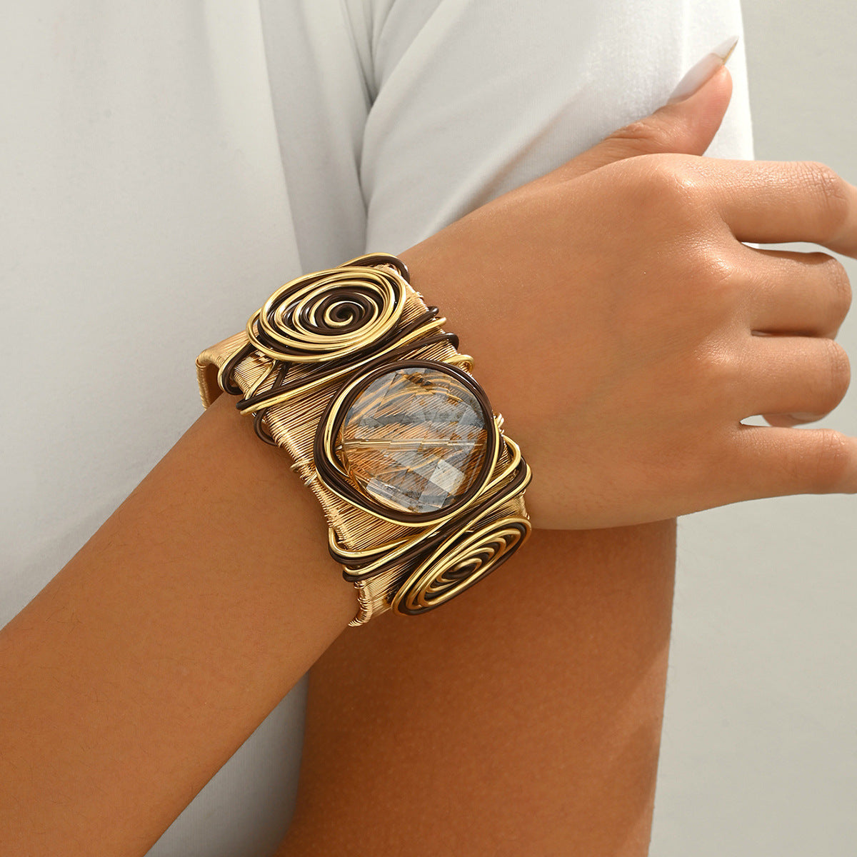 Retro thread inlaid rhinestone bracelet