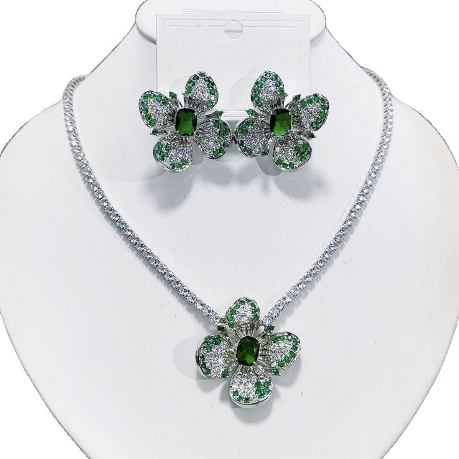 Four-leaf flower necklace, earrings and necklace set