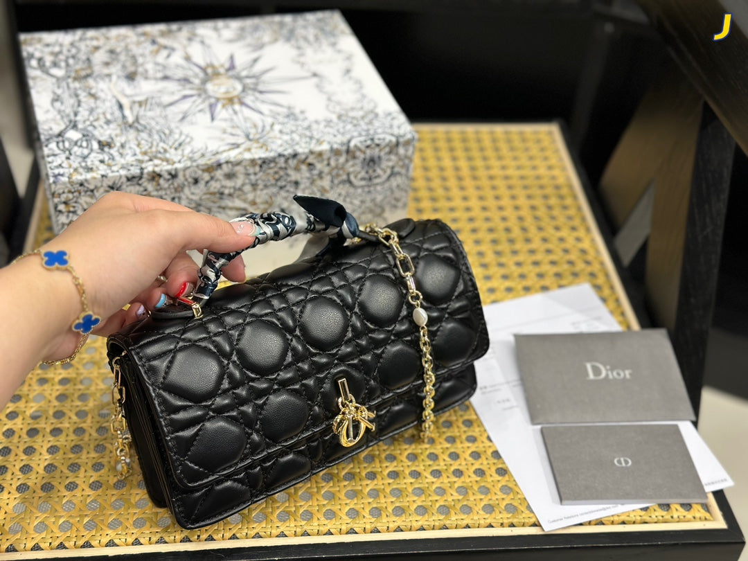 Classic CD Bump and Irregular Pattern Handbag