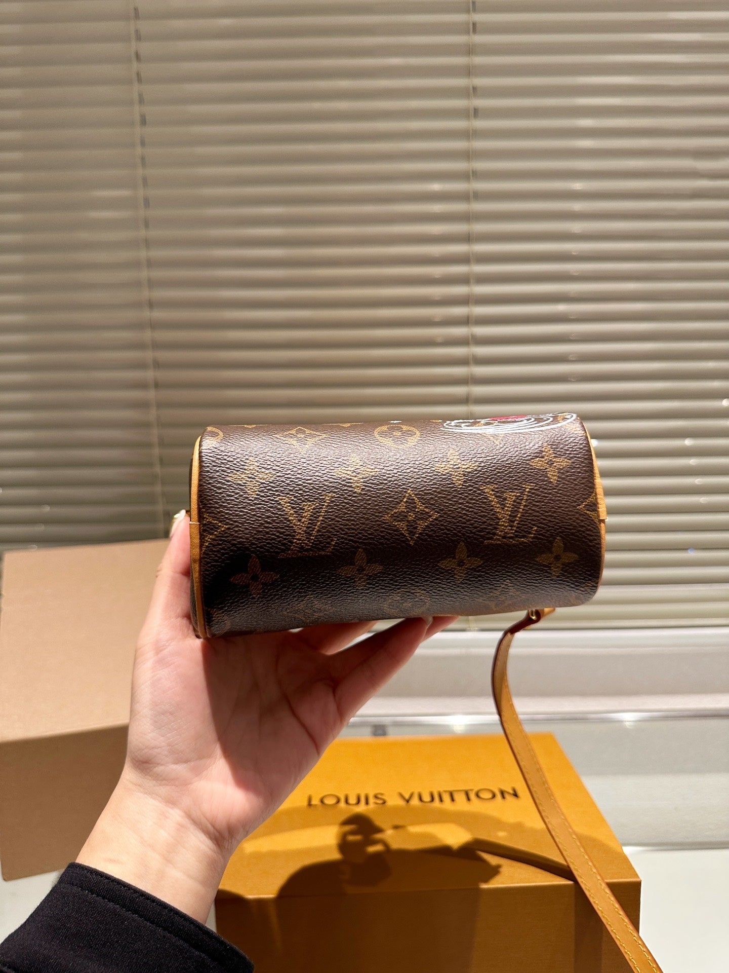 Fashionable four-leaf clover star flower pattern crossbody bag