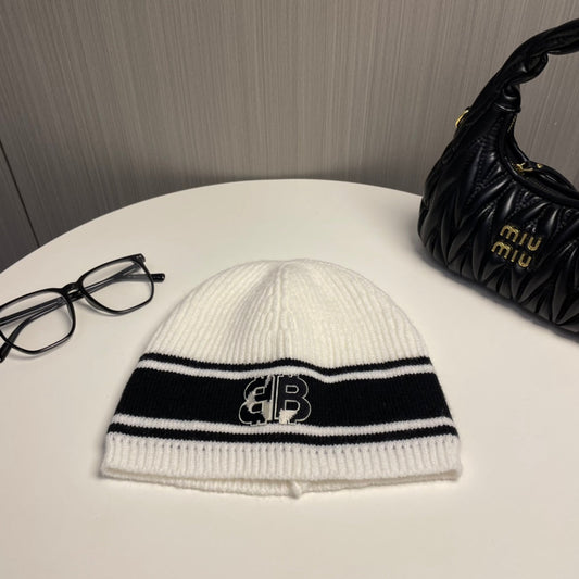 Fashionable double B letter knitted hat