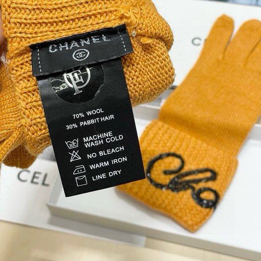 Fashion CER letter gloves