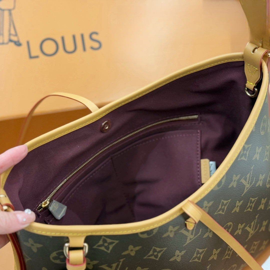 Fashion Clover Crossbody Bag