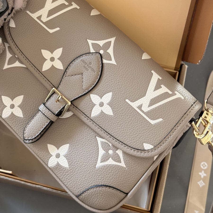 Fashion Clover Crossbody Bag