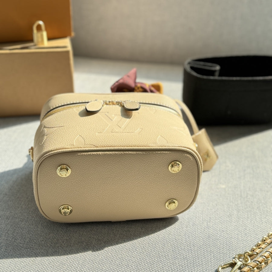 Fashion Clover Letter Handbag