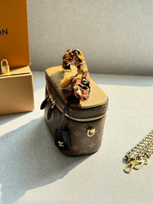 Fashion Clover Letter Handbag