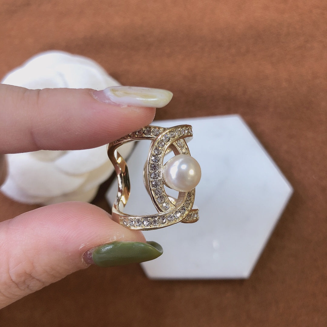 CC Rhinestone Pearl Ring