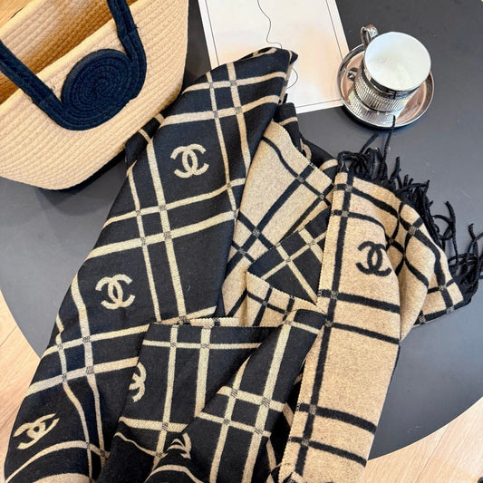 Fashionable CC Letter Scarf