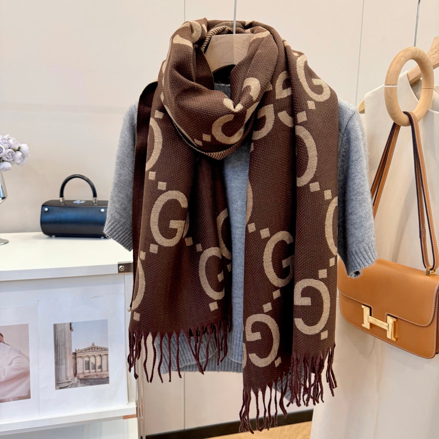 Fashionable GG Lettering Scarf