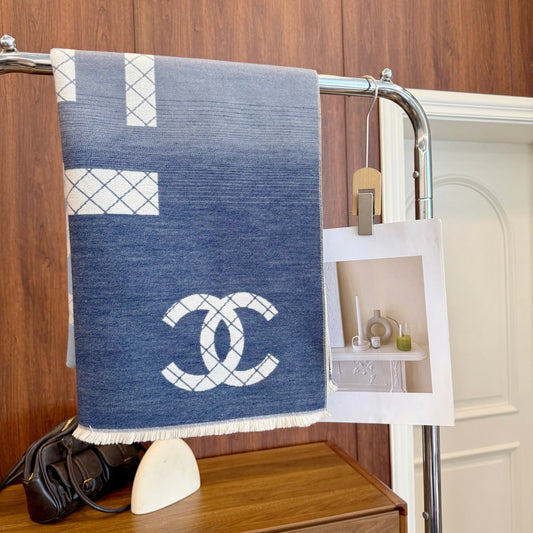 Fashionable CC Letter Scarf