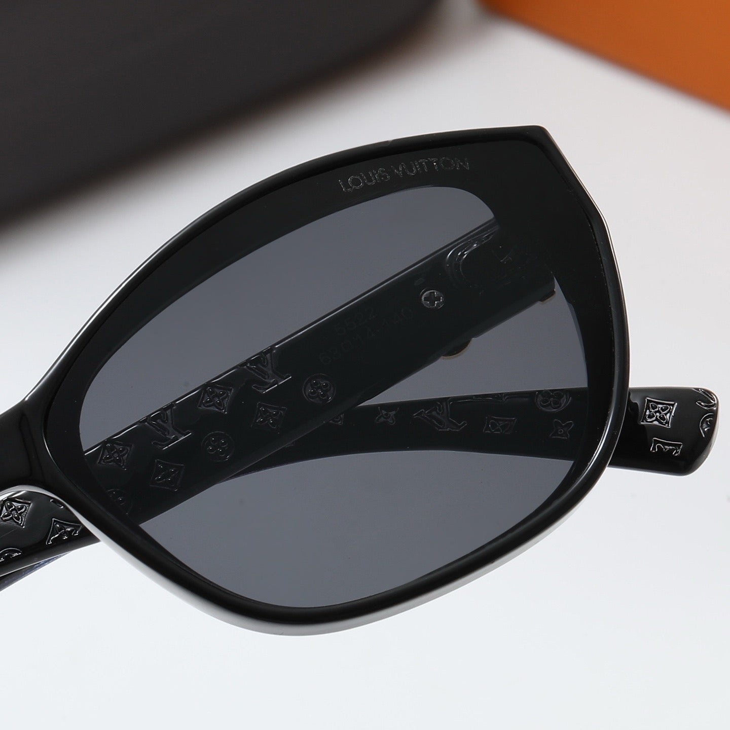 4-color fashionable four-leaf clover letter sunglasses