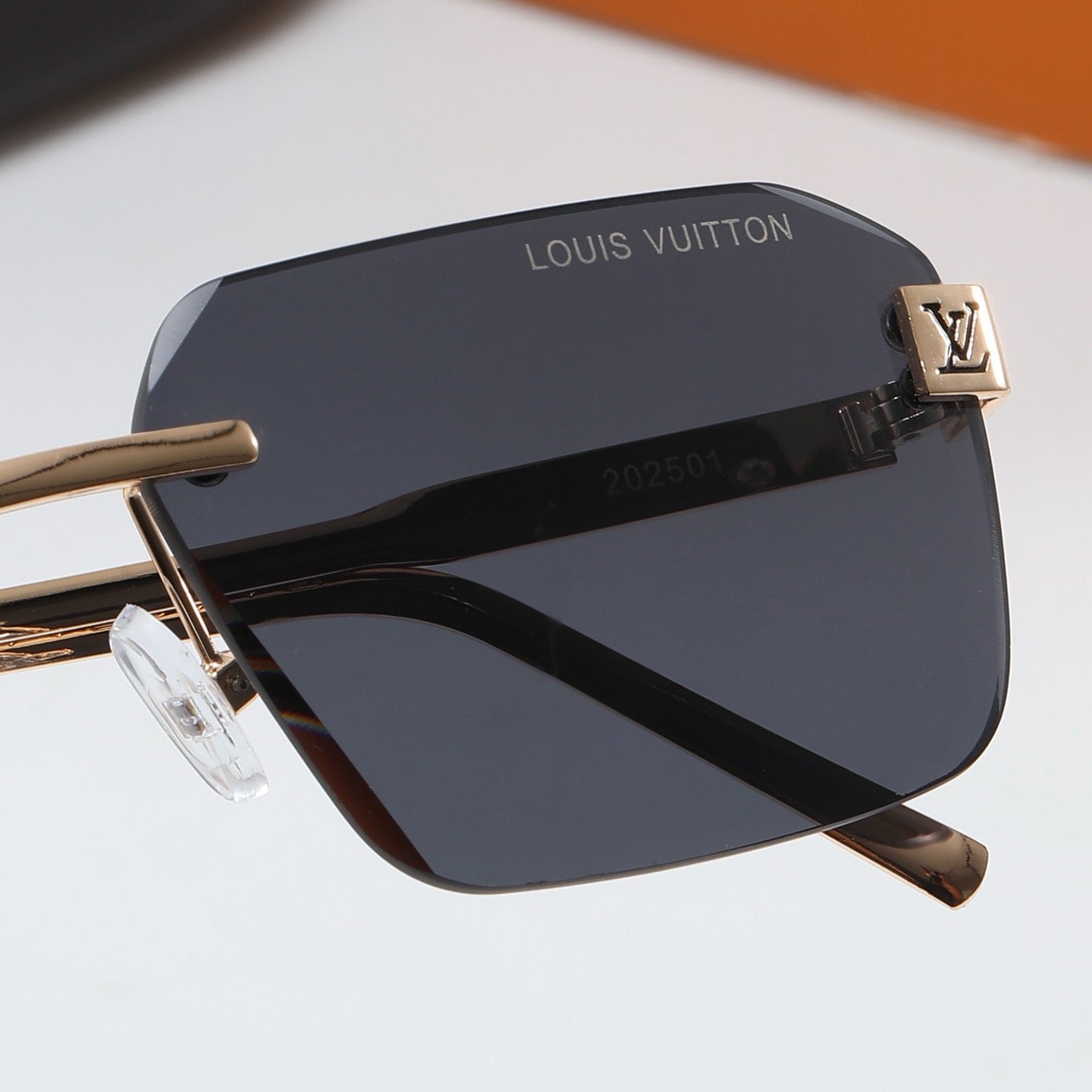 5-color fashionable four-leaf clover letter sunglasses