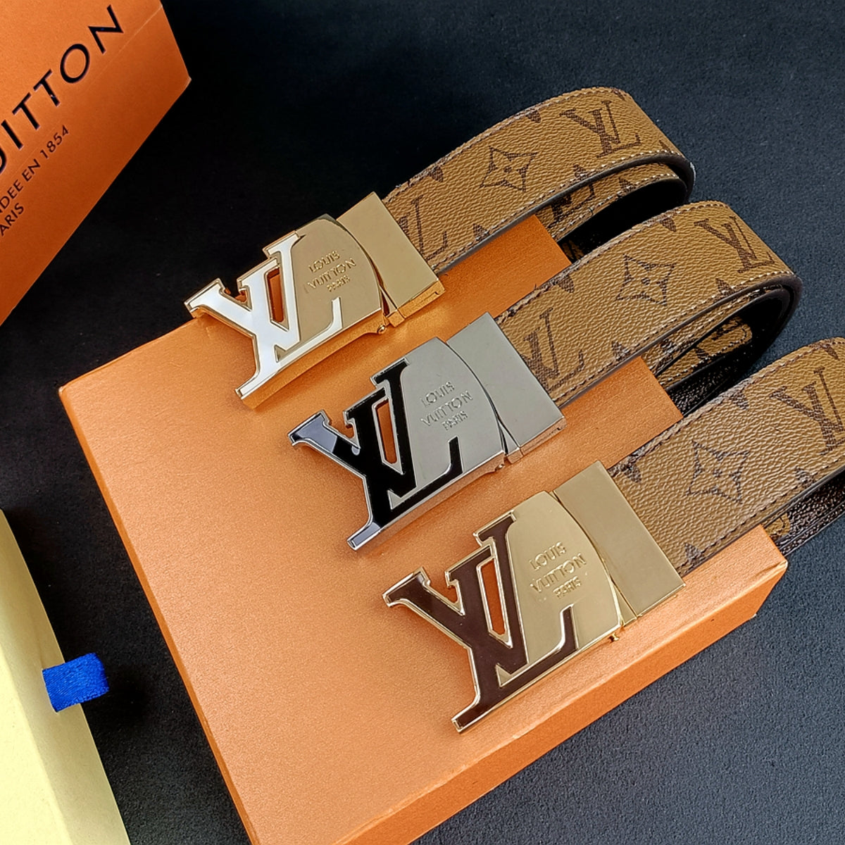 3-color luxury four-leaf clover double-sided flower belt