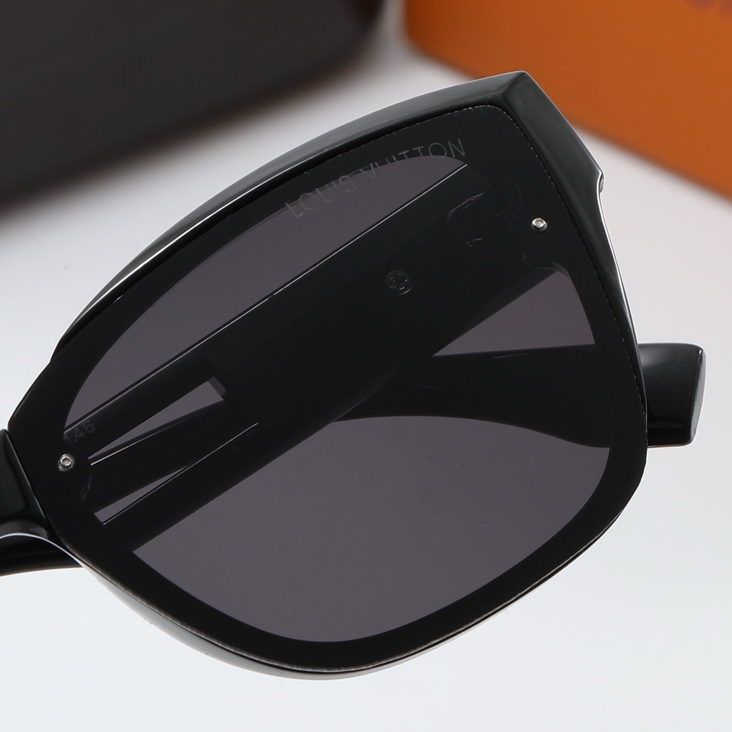 5-color fashion four-leaf clover letter sunglasses