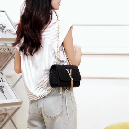 Woven V-Shaped Tassel Chain Magnetic Closure Shoulder Bag