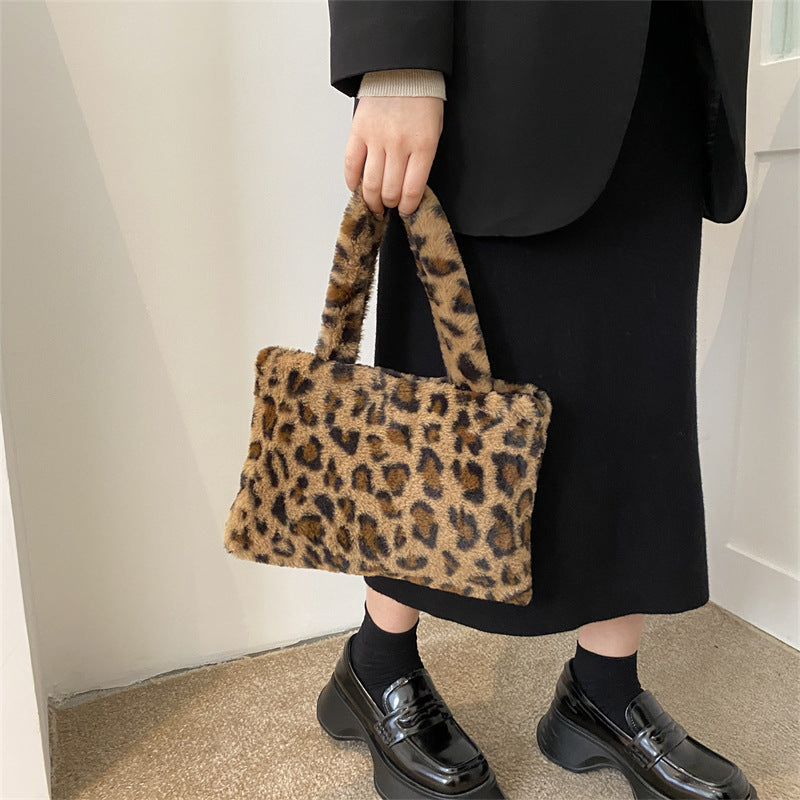 Fashionable Leopard Print Milk Zebra Plush Shoulder Handbag