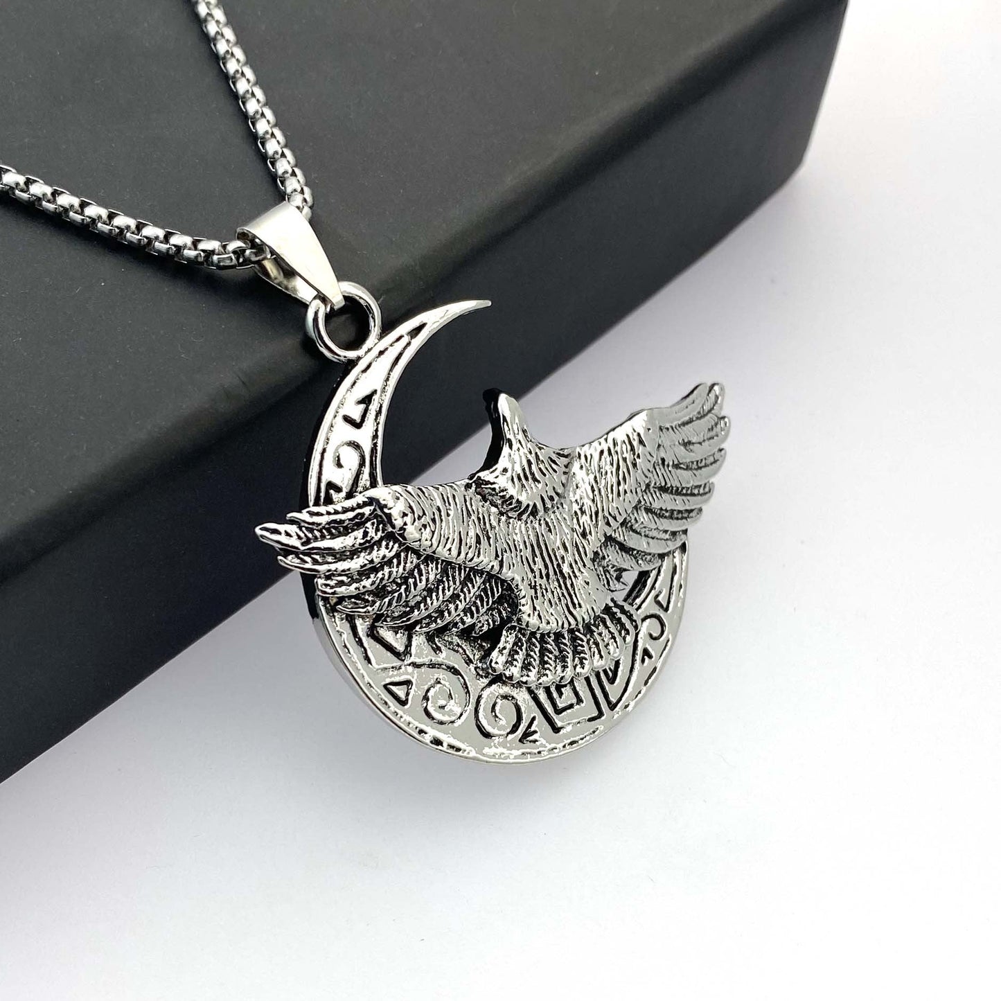 Vintage titanium steel eagle pendant necklace