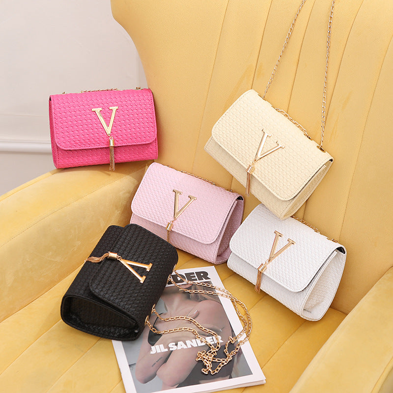 Woven V-Shaped Tassel Chain Magnetic Closure Shoulder Bag