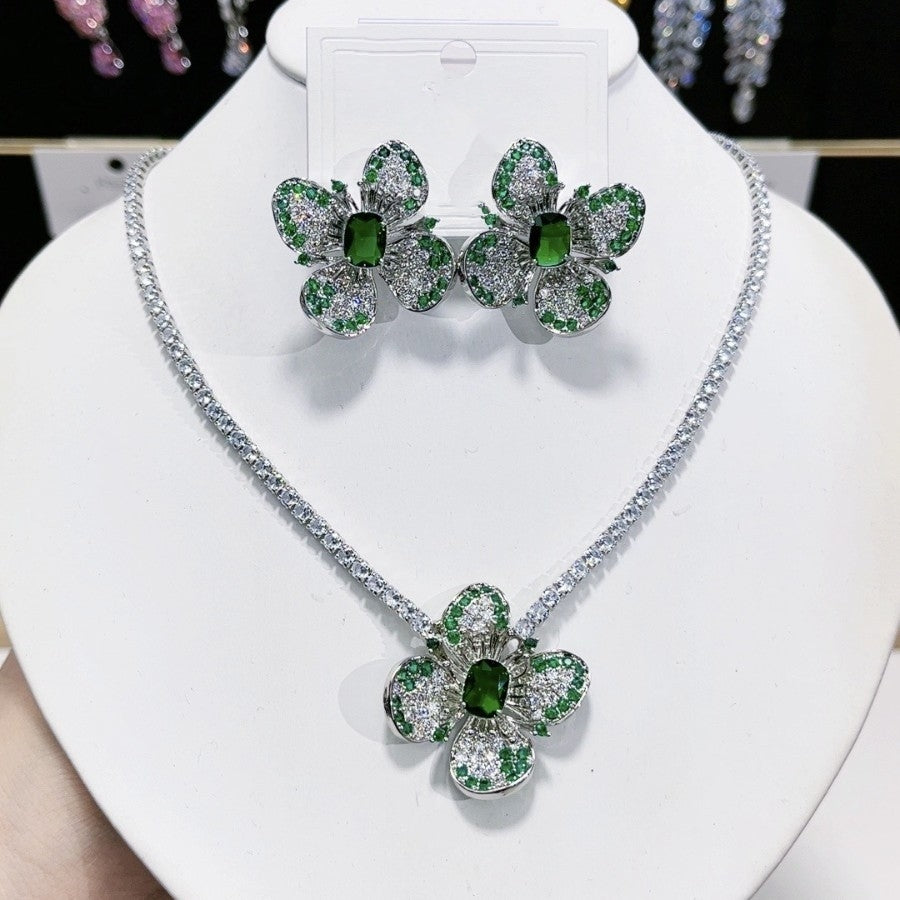 Four-leaf flower necklace, earrings and necklace set