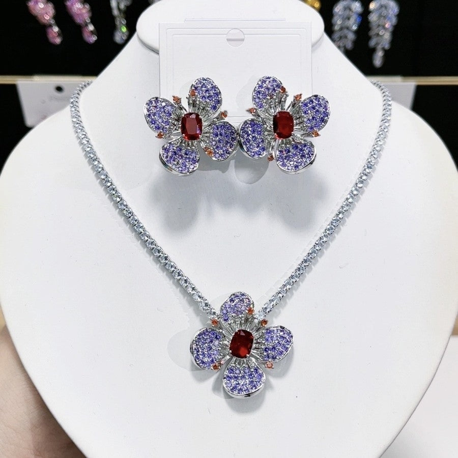 Four-leaf flower necklace, earrings and necklace set