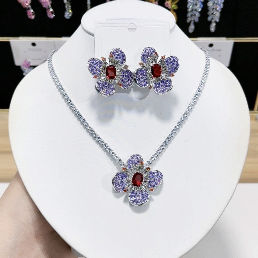 Four-leaf flower necklace, earrings and necklace set