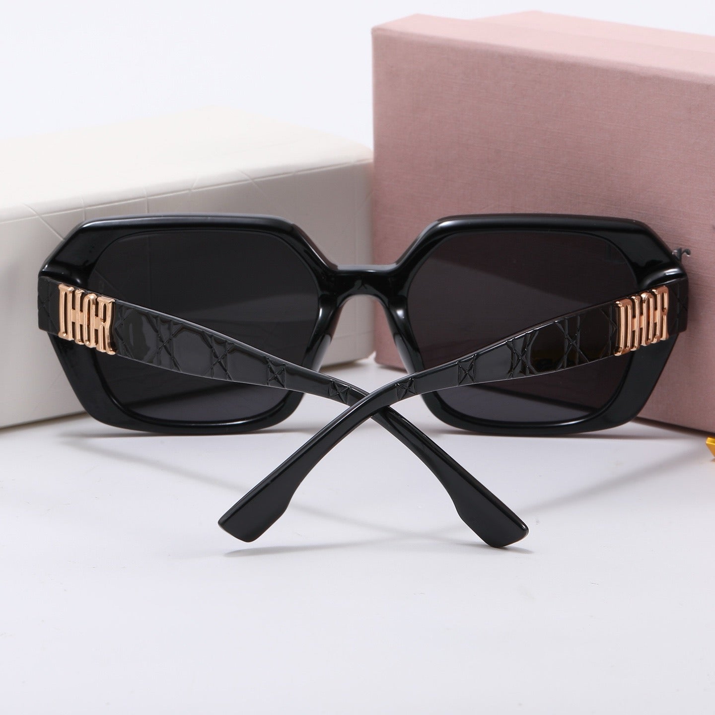 4-color fashionable GD letter sunglasses