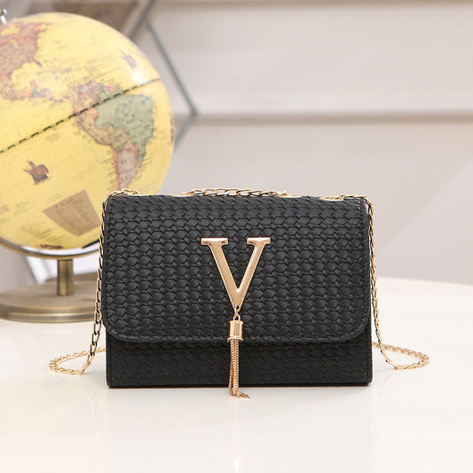 Woven V-Shaped Tassel Chain Magnetic Closure Shoulder Bag