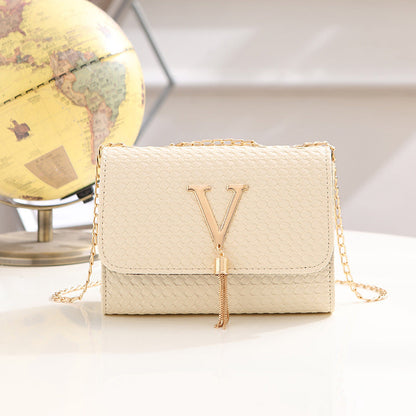 Woven V-Shaped Tassel Chain Magnetic Closure Shoulder Bag