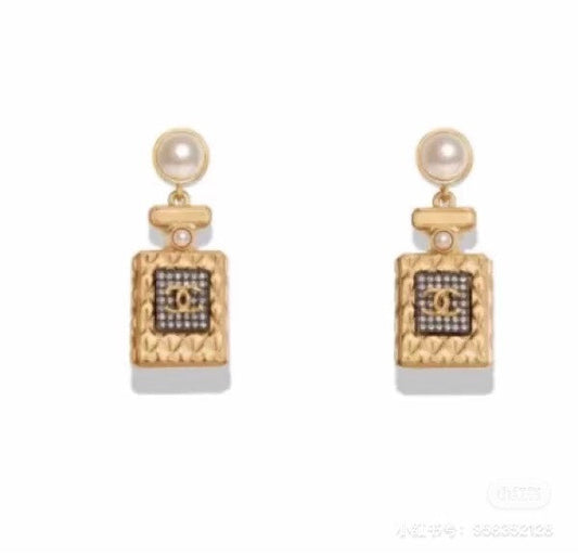 Fashion Rhinestone Pearl Double C Wine Bottle Pendant Earrings