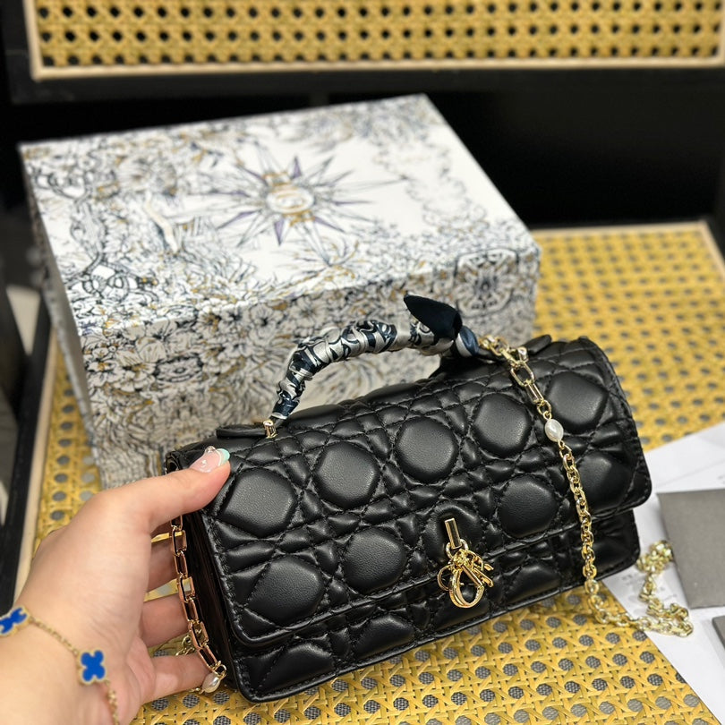 Classic CD Bump and Irregular Pattern Handbag