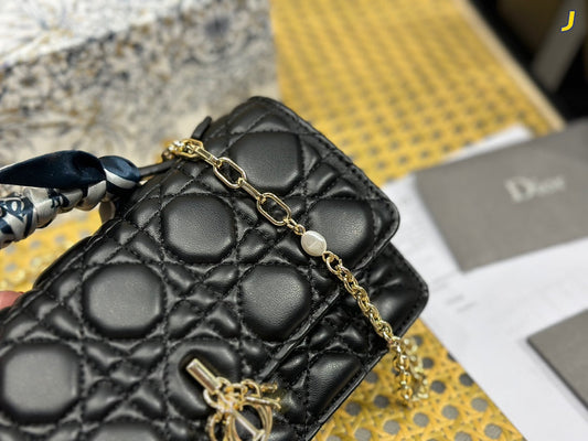 Classic CD Bump and Irregular Pattern Handbag