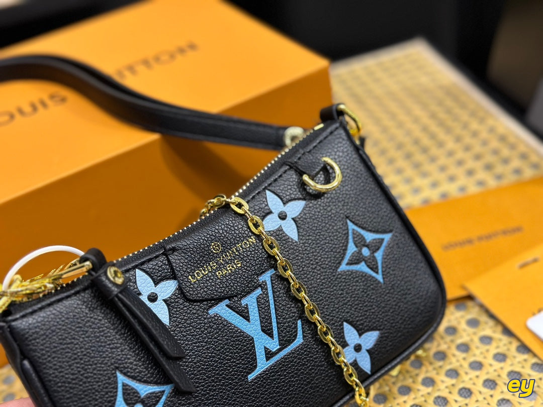 Fashion four-leaf clover letter printed messenger bag