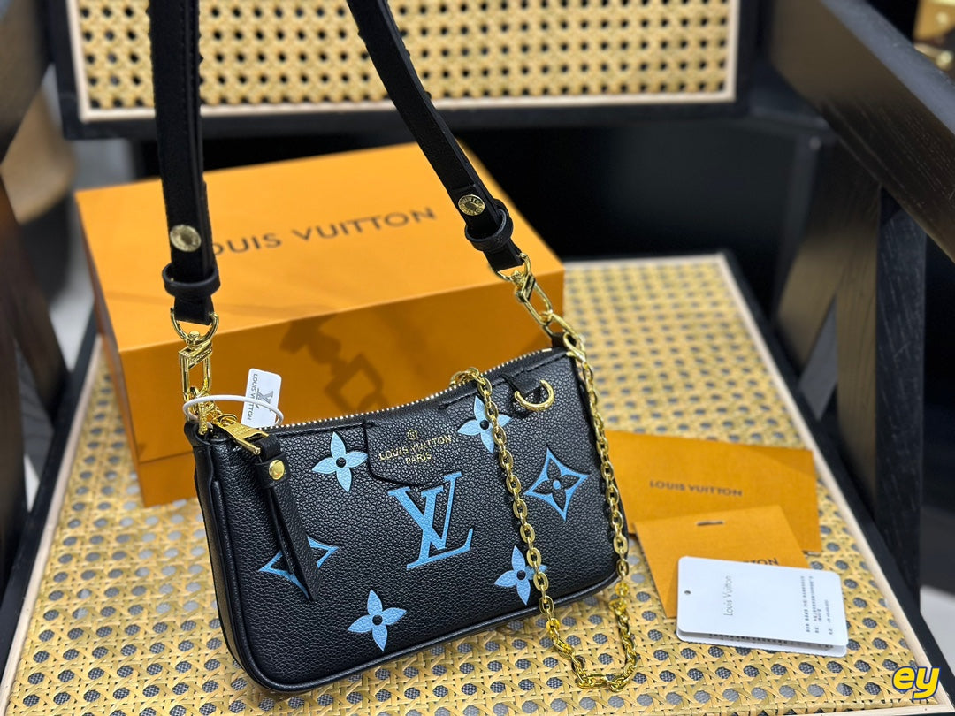 Fashion four-leaf clover letter printed messenger bag