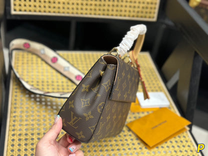 Fashion four-leaf clover letter printing messenger bag