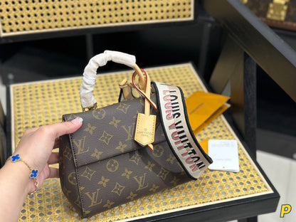 Fashion four-leaf clover letter printing messenger bag