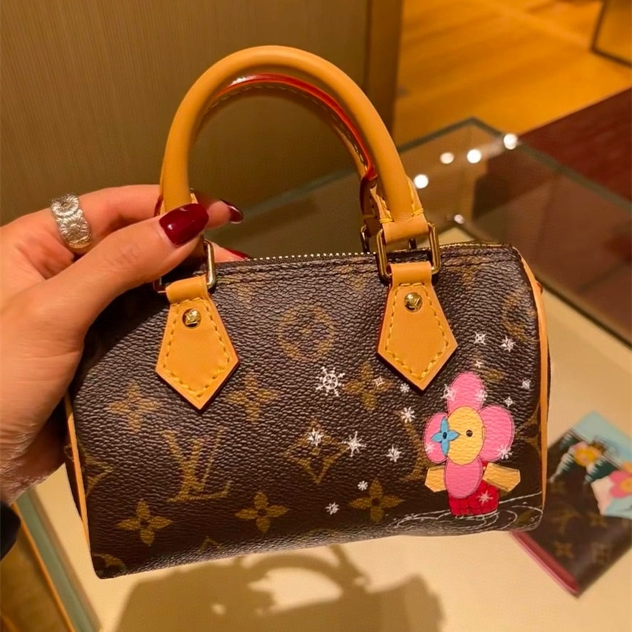 Fashionable four-leaf clover star flower pattern crossbody bag