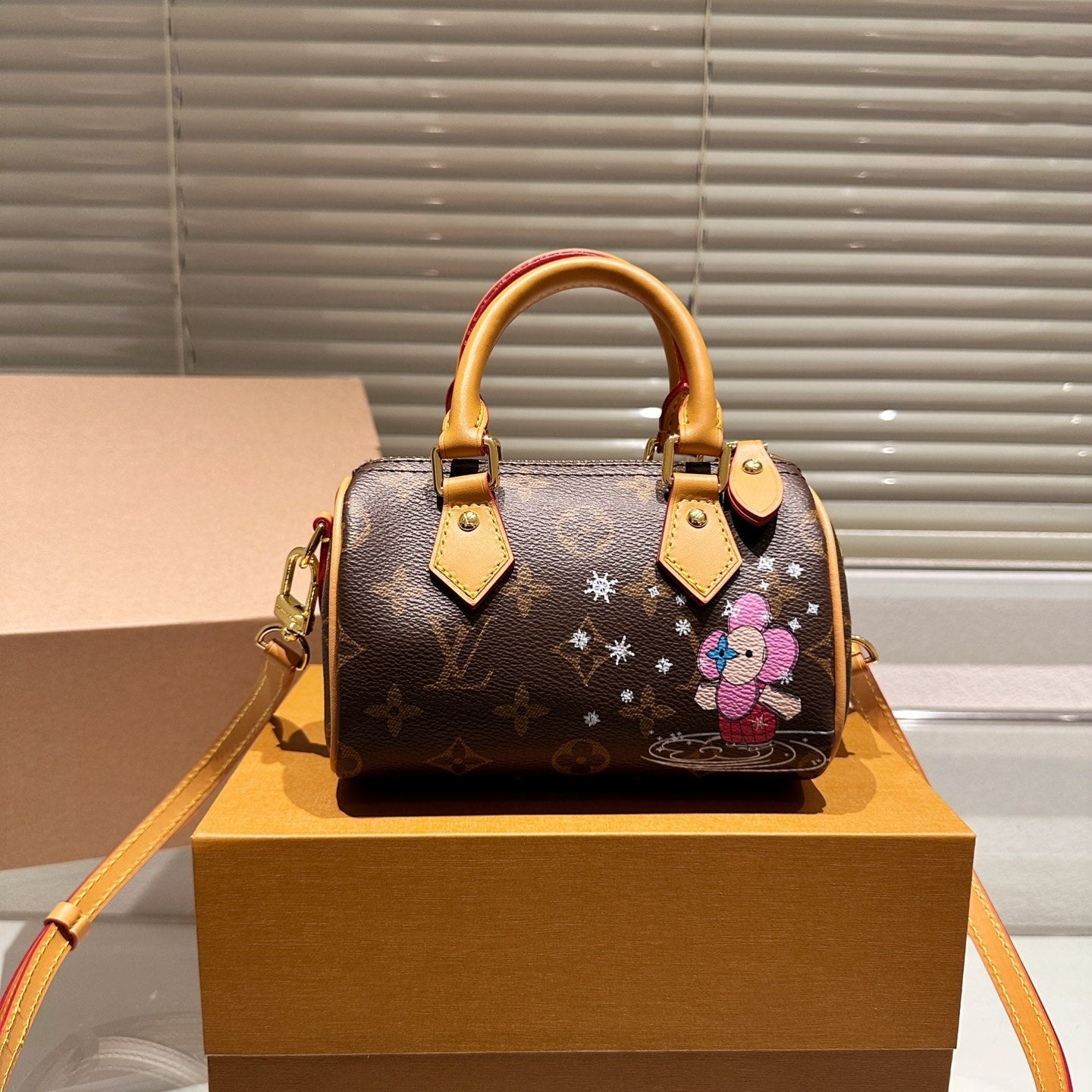 Fashionable four-leaf clover star flower pattern crossbody bag