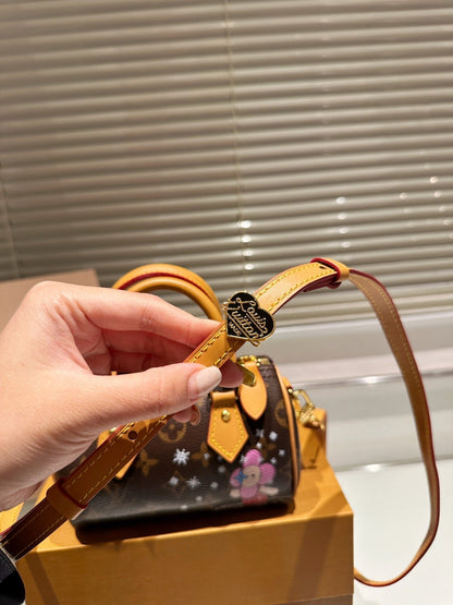 Fashionable four-leaf clover star flower pattern crossbody bag