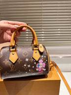 Fashionable four-leaf clover star flower pattern crossbody bag