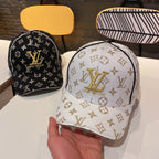 Fashionable four-leaf clover baseball cap