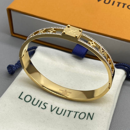 Classic four-leaf clover hollow bracelet