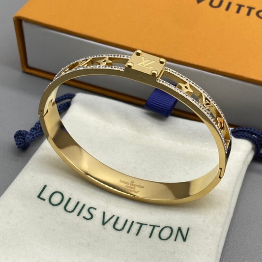 Classic four-leaf clover hollow bracelet