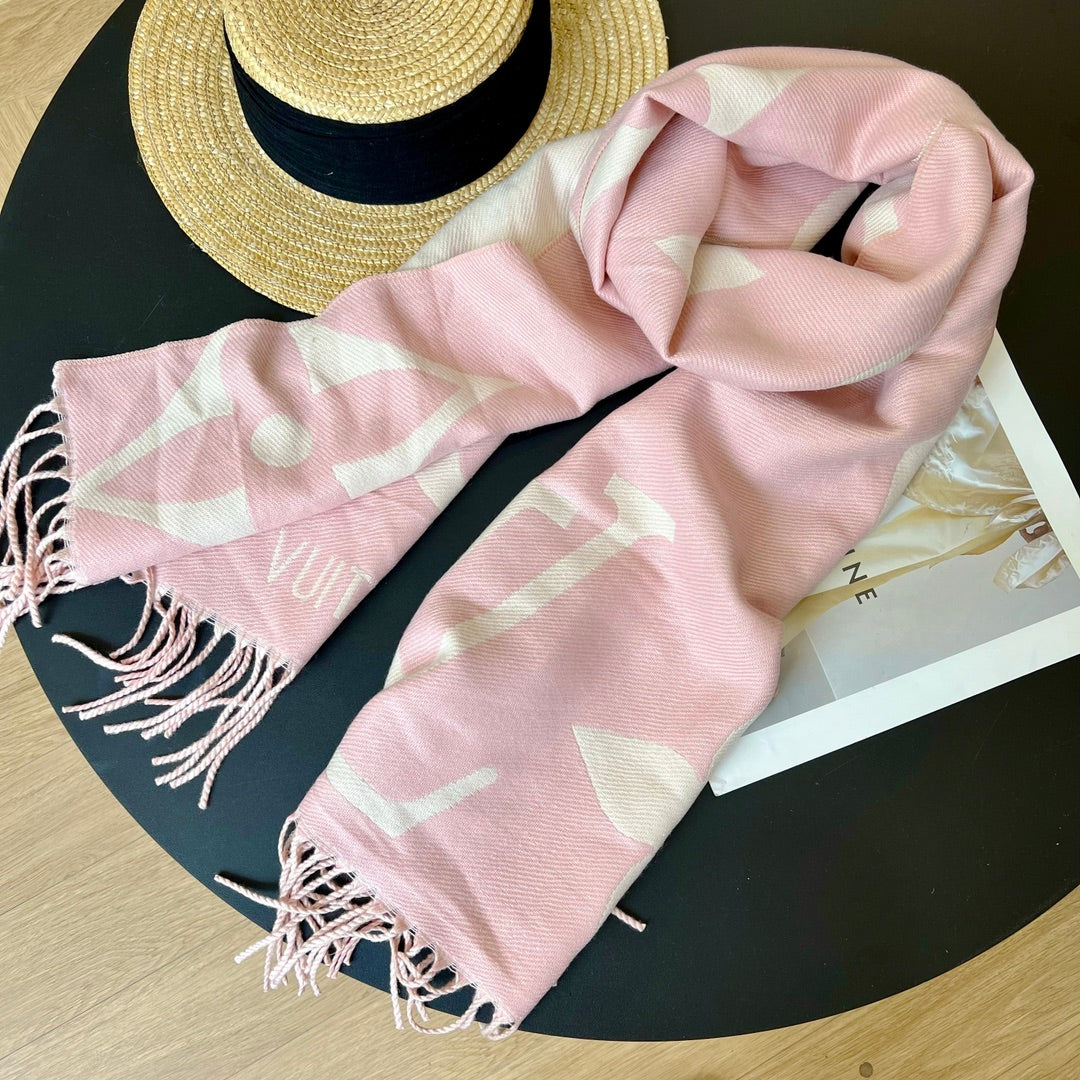Fashionable four-leaf clover oblique striped scarf