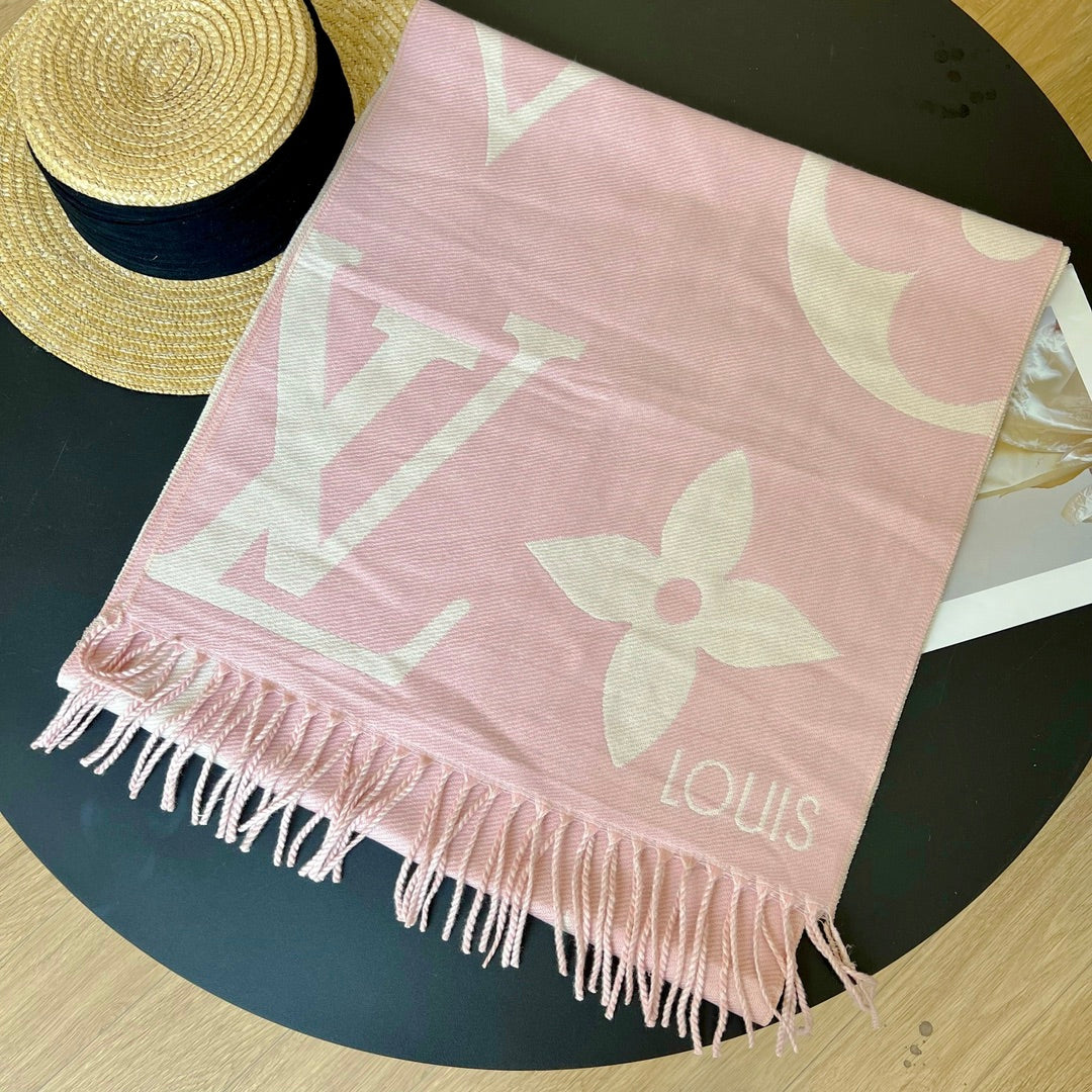 Fashionable four-leaf clover oblique striped scarf