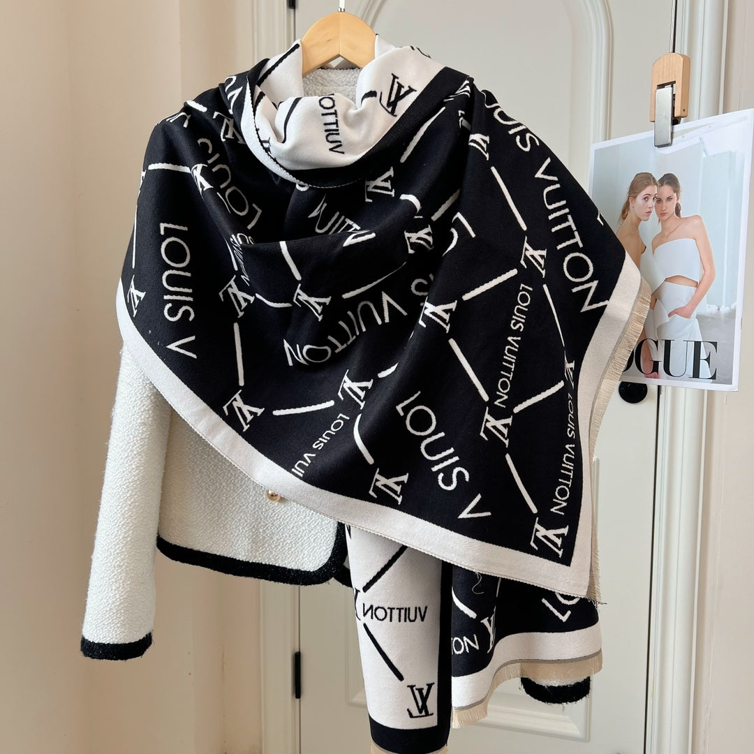 Fashionable four-leaf clover letter scarf