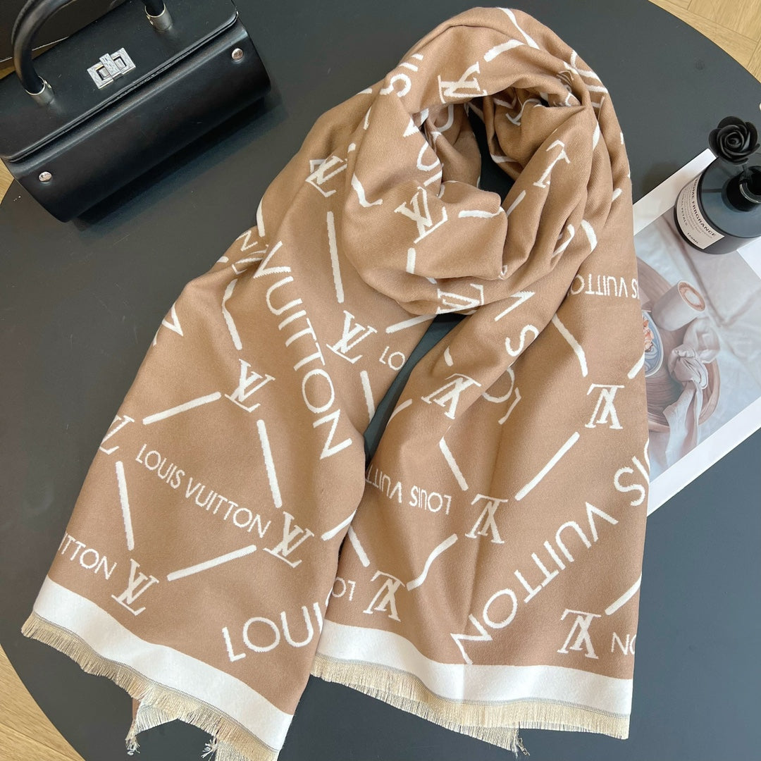 Fashionable four-leaf clover letter scarf