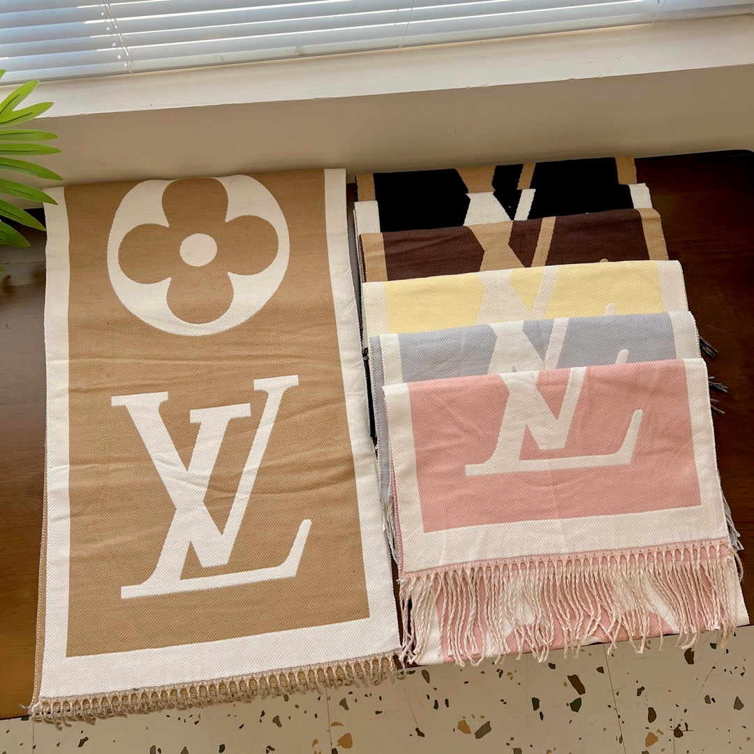 Fashion L letter scarf