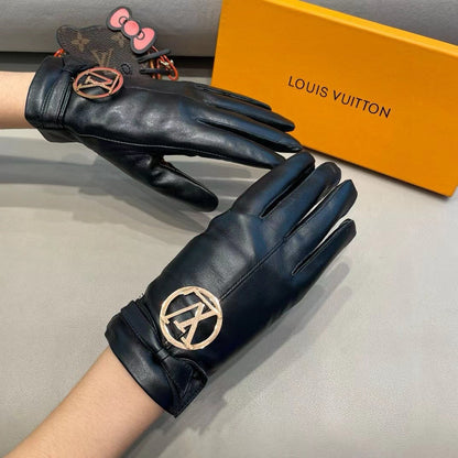 Fashionable four-leaf clover letter gloves