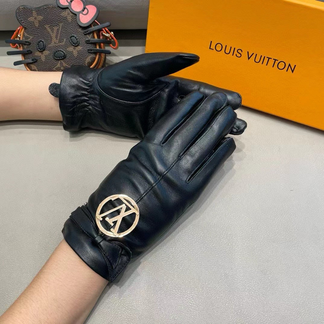 Fashionable four-leaf clover letter gloves