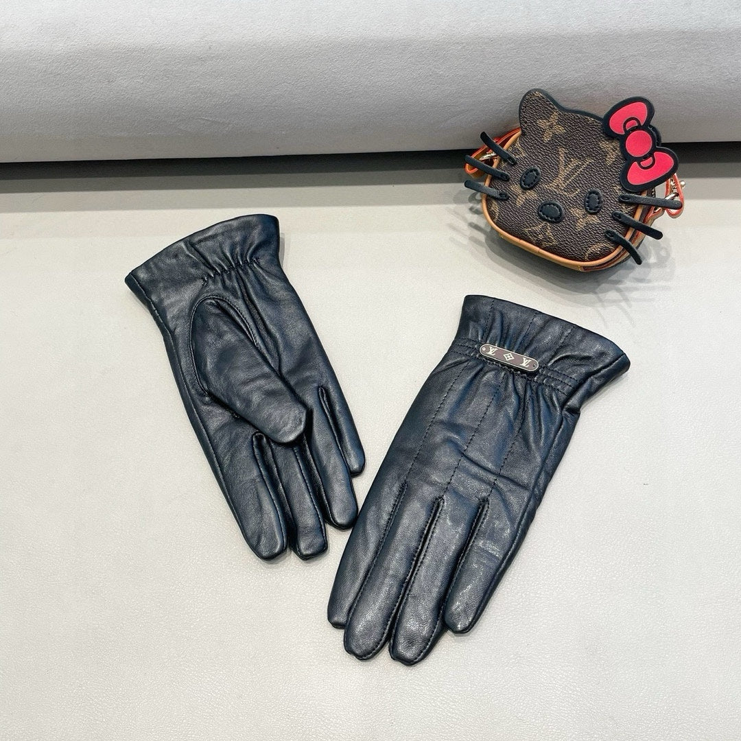 Fashionable four-leaf clover letter gloves